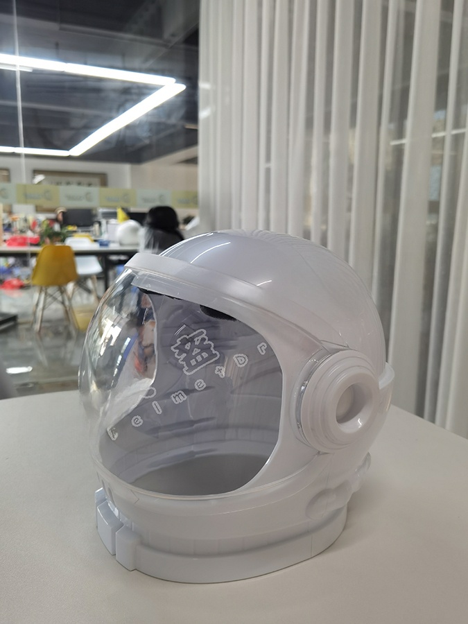 New White Transparent Astronau - Cosplay Prop Display 评论和价格